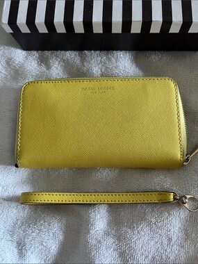 ♦️HENRI BENDEL Yellow Saffiano Leather Zip Wallet